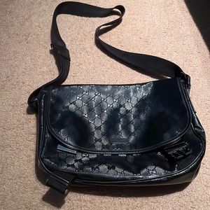Authentic gucci messenger bag